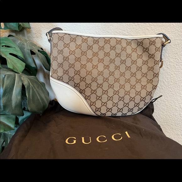 Gucci GG Canvas Bag - Picture 5 of 16